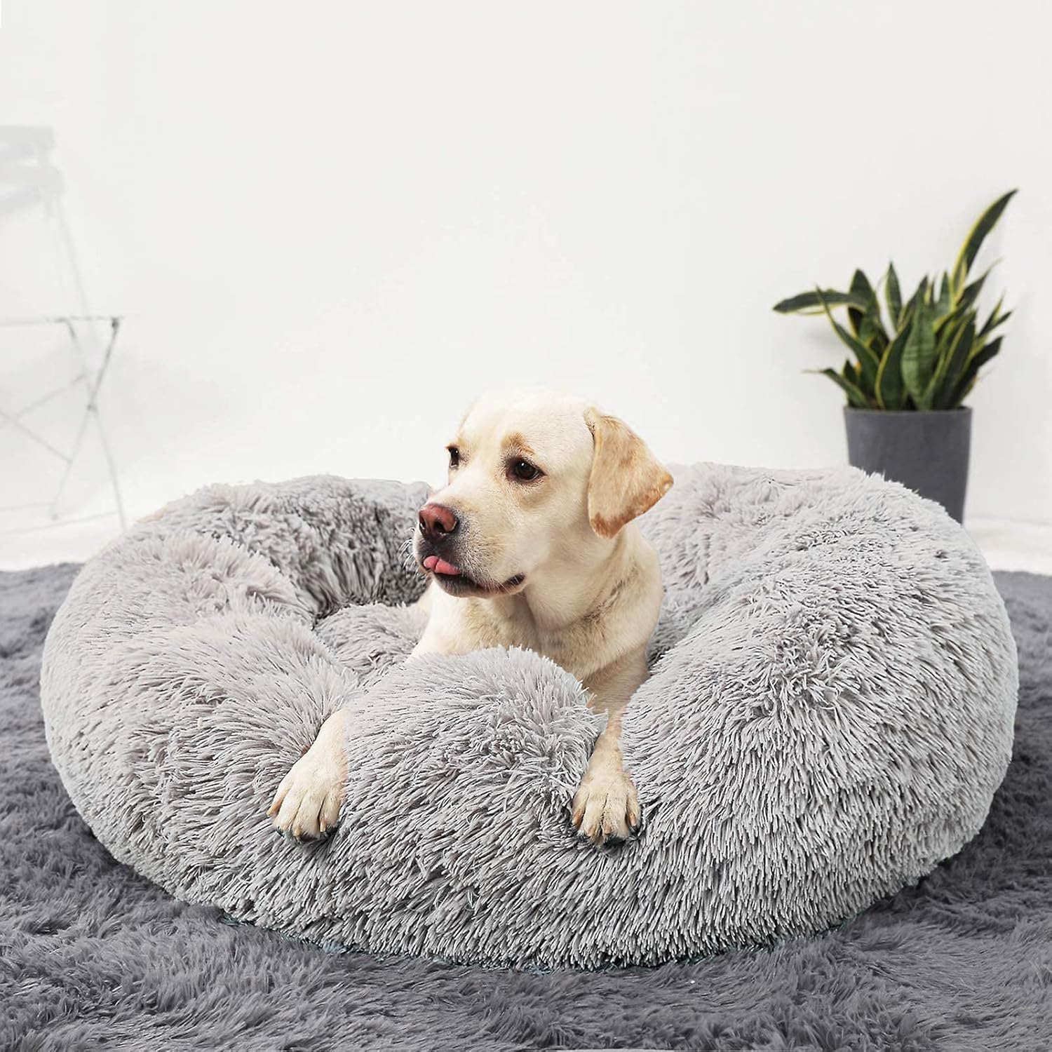 30" Calming Donut Dog Bed – Soft Fluffy Cuddler Pet Bed for Medium & Large Dogs